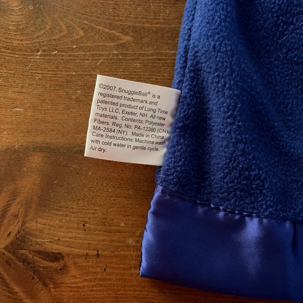 2007 SNUGGLEBALL NFL COLTS FLEECE‎ FOOTBALL BLANKET